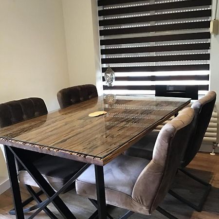 Chic Appartement In Sas Van Gent Exterior photo